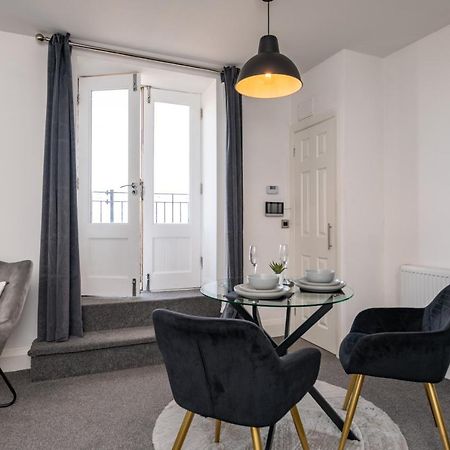 The Croston Balcony Apartment- Morecambe Central Promenade, Beach Front And Sea Views Ngoại thất bức ảnh