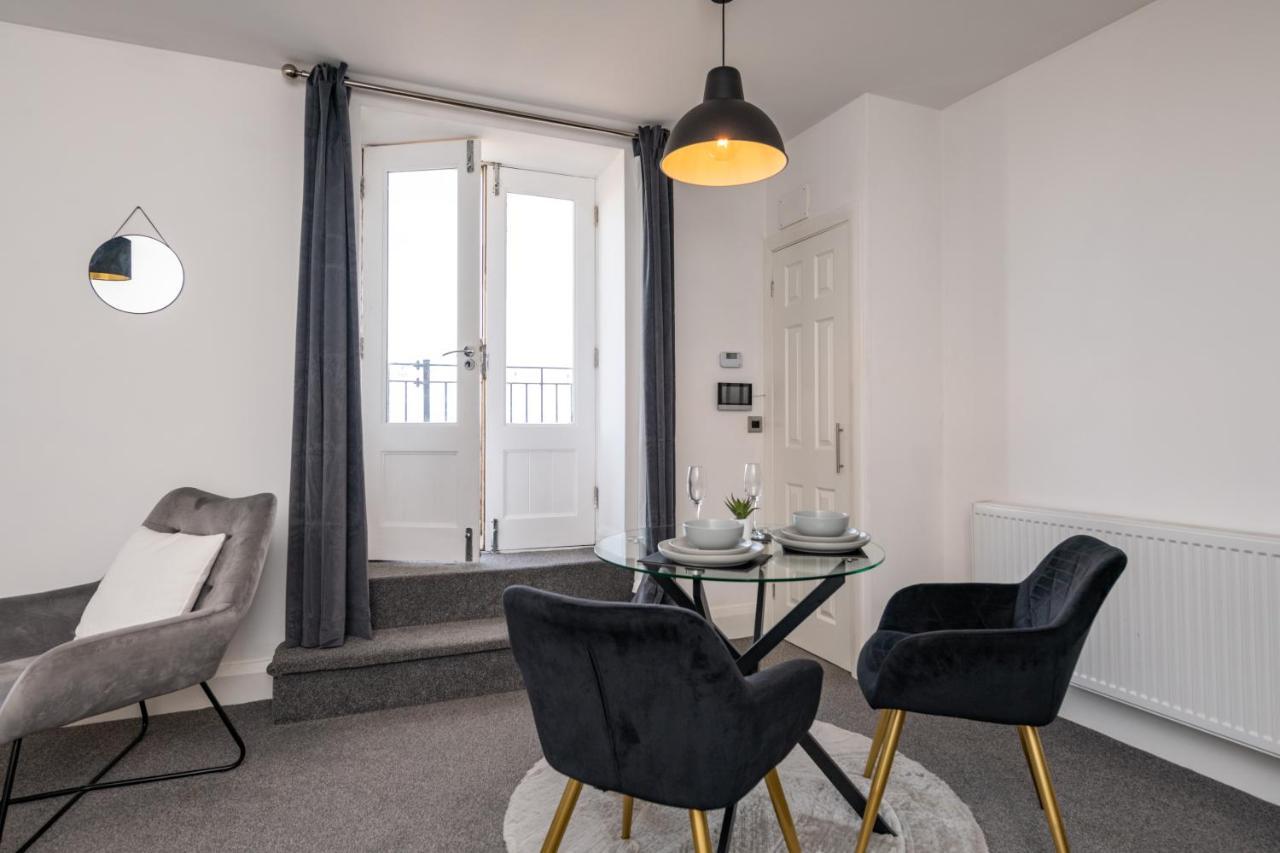 The Croston Balcony Apartment- Morecambe Central Promenade, Beach Front And Sea Views Ngoại thất bức ảnh