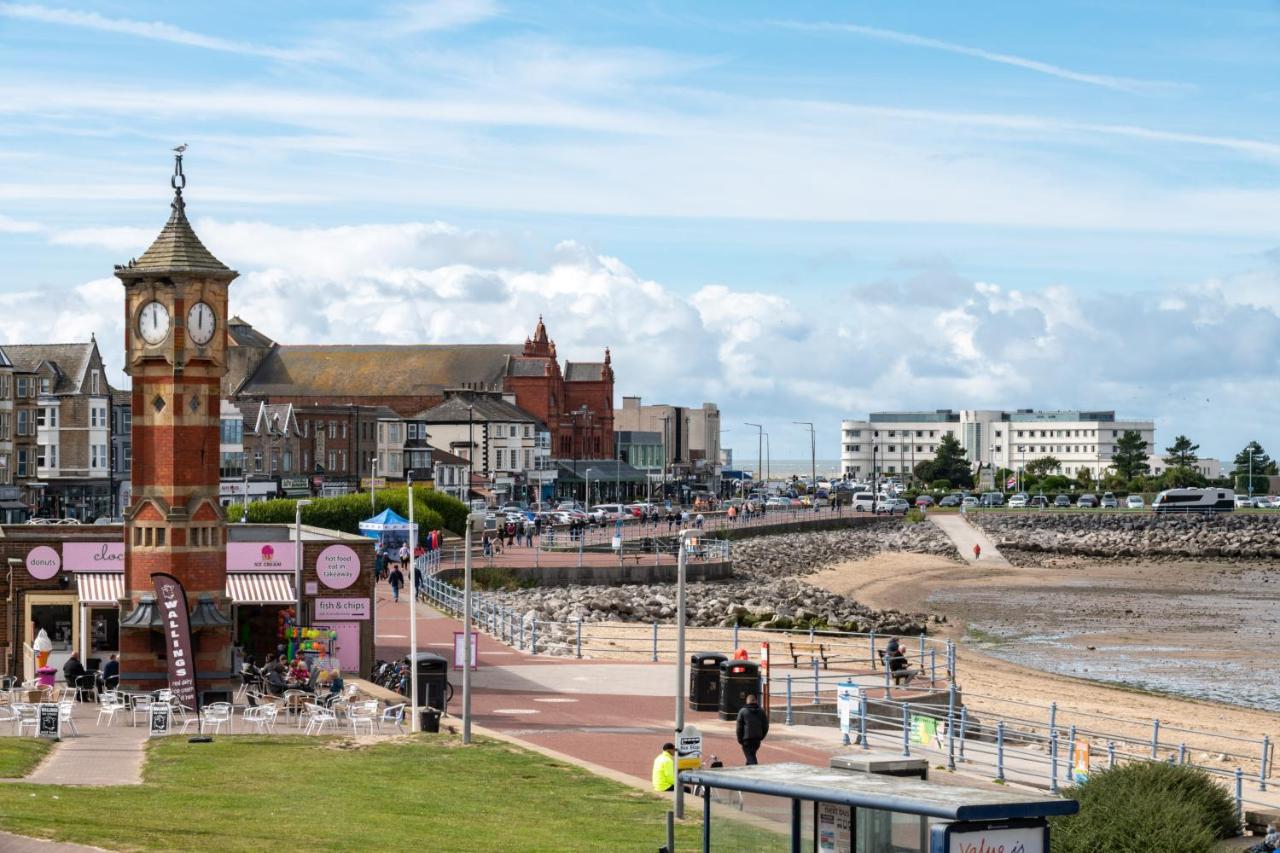 The Croston Balcony Apartment- Morecambe Central Promenade, Beach Front And Sea Views Ngoại thất bức ảnh